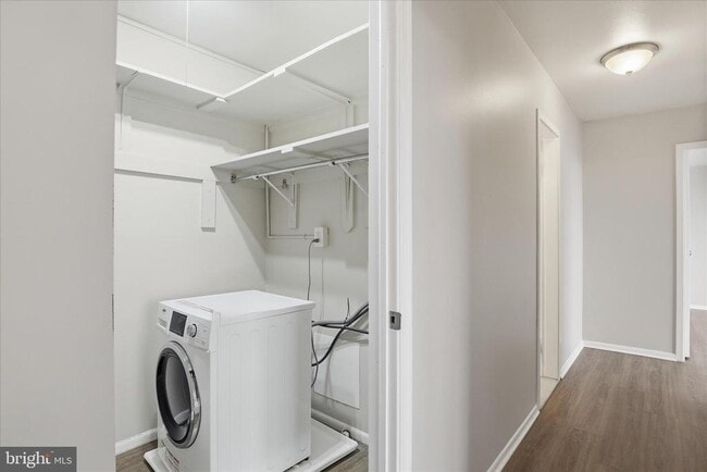 Building Photo - 301 N Beauregard St