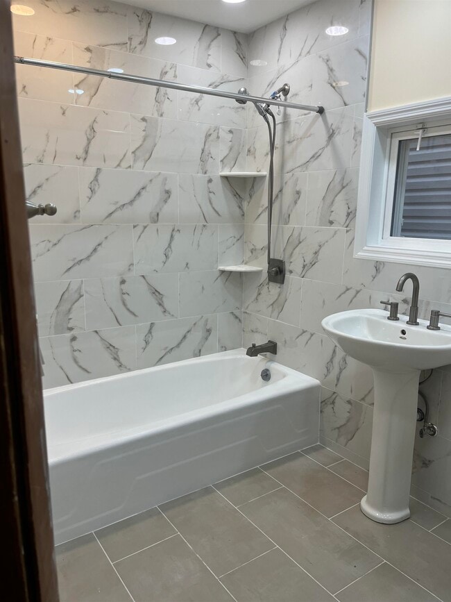 Building Photo - 36 Humphrey Ave