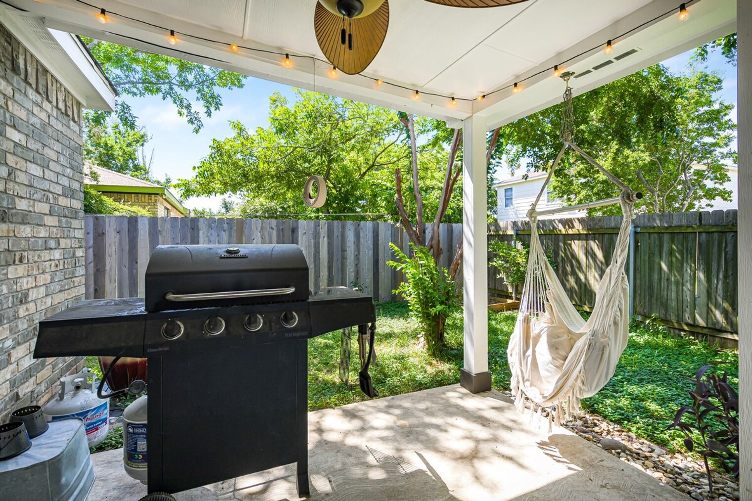 Building Photo - 905 Melted Candle Cove