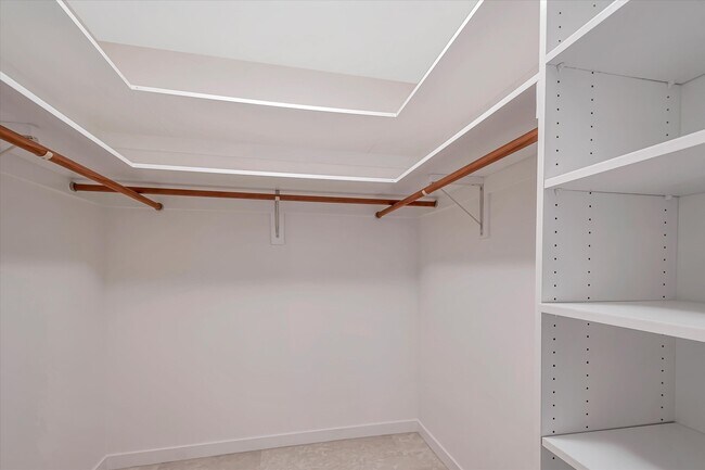 Building Photo - 2200 Sacramento St