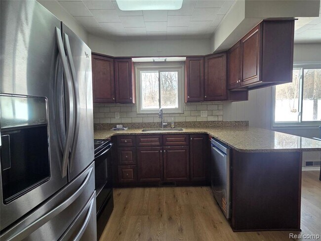 Building Photo - 5016 S Old US Hwy 23