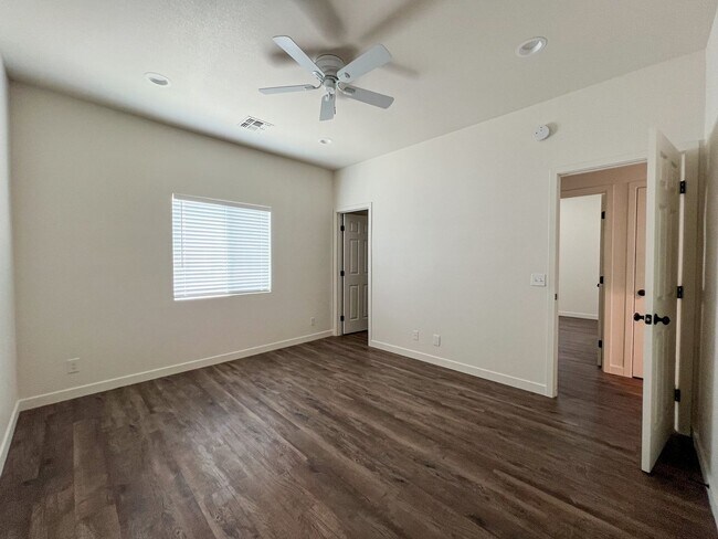 Building Photo - 29 Palms Home with Solar