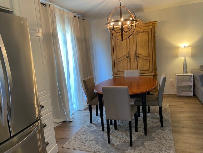 Building Photo - 1781 SE Linpark Ct