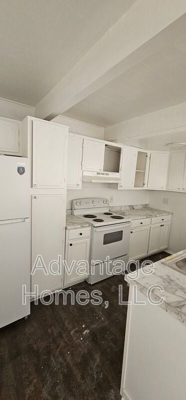 Building Photo - 911 N 70th Terrace