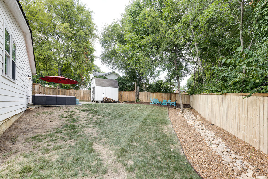 Building Photo - 2505 Oakwood Ave
