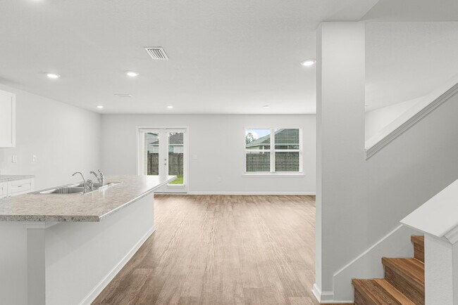 Building Photo - 5832 Viking Wy