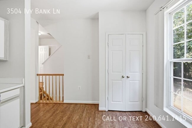 Building Photo - 3504 Ivy Bank Pl