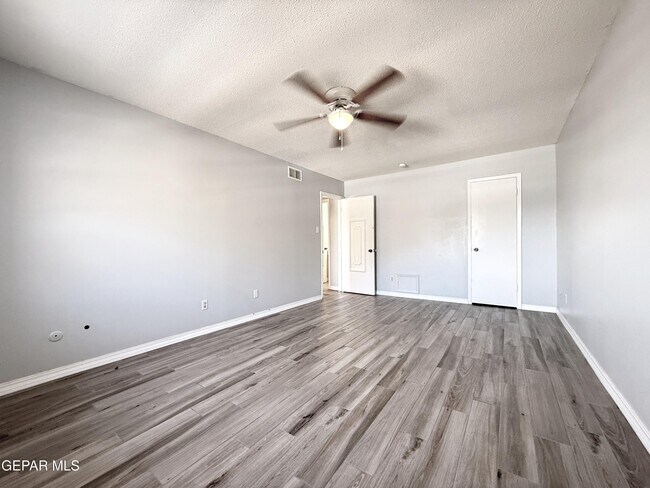Building Photo - 4800 N Stanton St