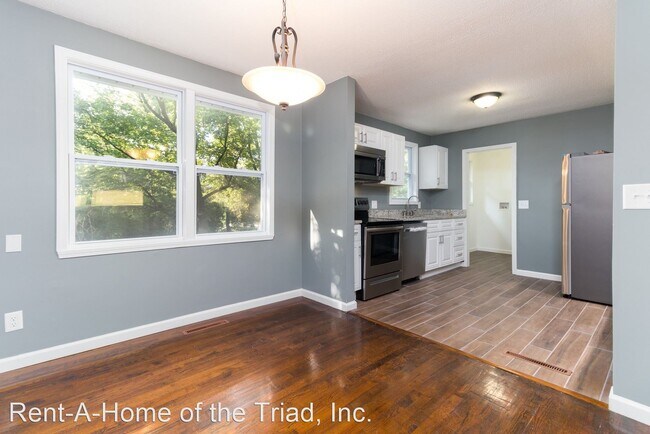 Building Photo - 3 br, 2 bath House - 2517 Netherwood Drive