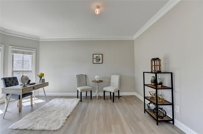 Building Photo - 4805 Shelbourne Dr