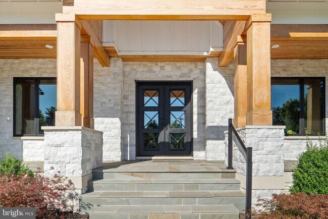 Building Photo - 608 Walker Rd