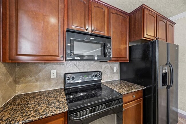 Building Photo - 903 Charo Pkwy