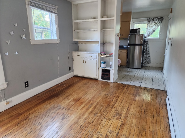 Building Photo - 720 N Park St