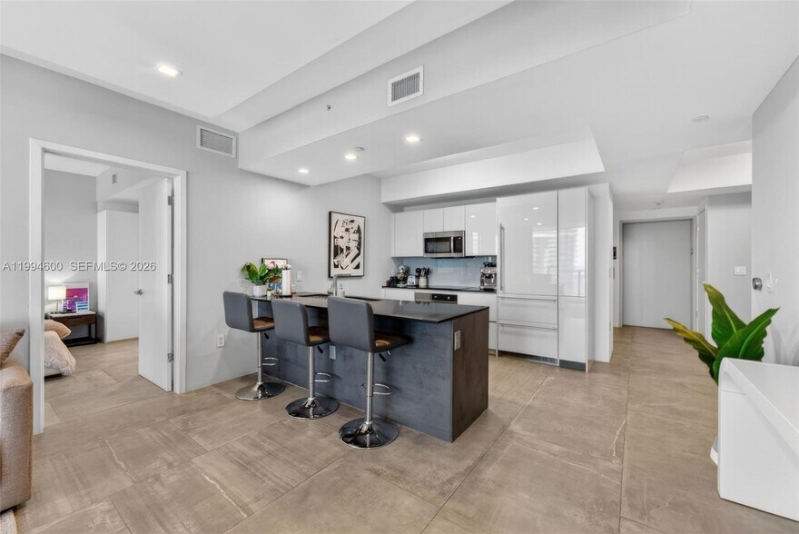 Building Photo - 1010 Brickell Ave