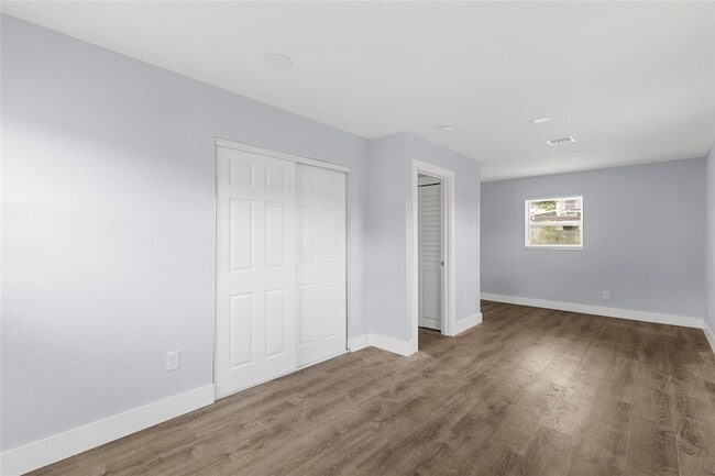 Building Photo - 683 NW 21 St