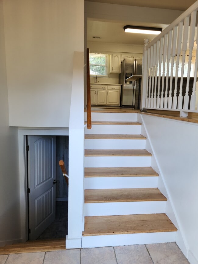 Building Photo - 114 Maureen Dr