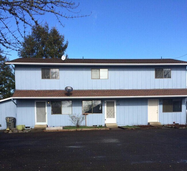 Building Photo - 1131 Applegate St