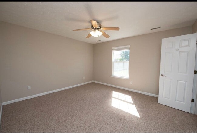 Building Photo - Carrington Estates...3 Bedroom 2 Bath