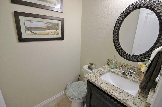 Building Photo - 314 Fairway Dr