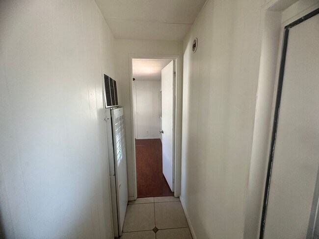 Building Photo - charming 2 bedroom mobile close to River