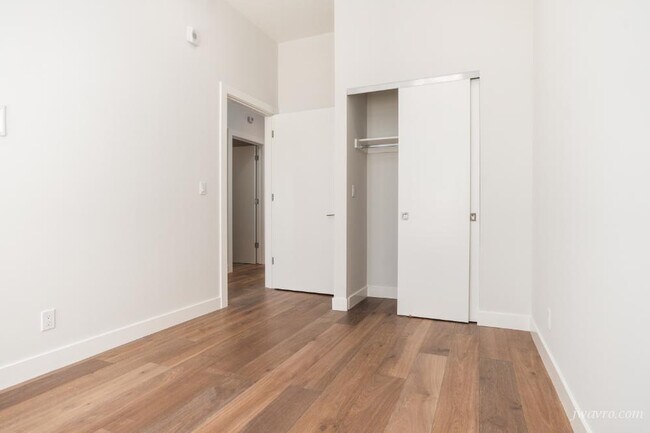 Building Photo - 25 Grace St