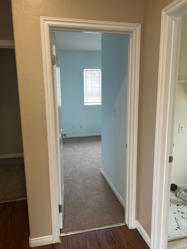 Building Photo - Spacious home in University Park