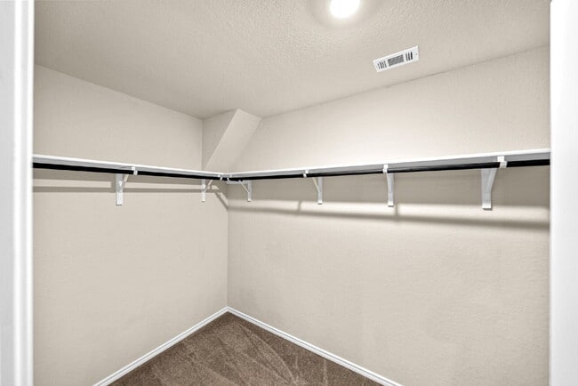 Building Photo - 2 Weeks FREE RENT with 12 Month Lease. 1 Month FREE with 18 Month Lease