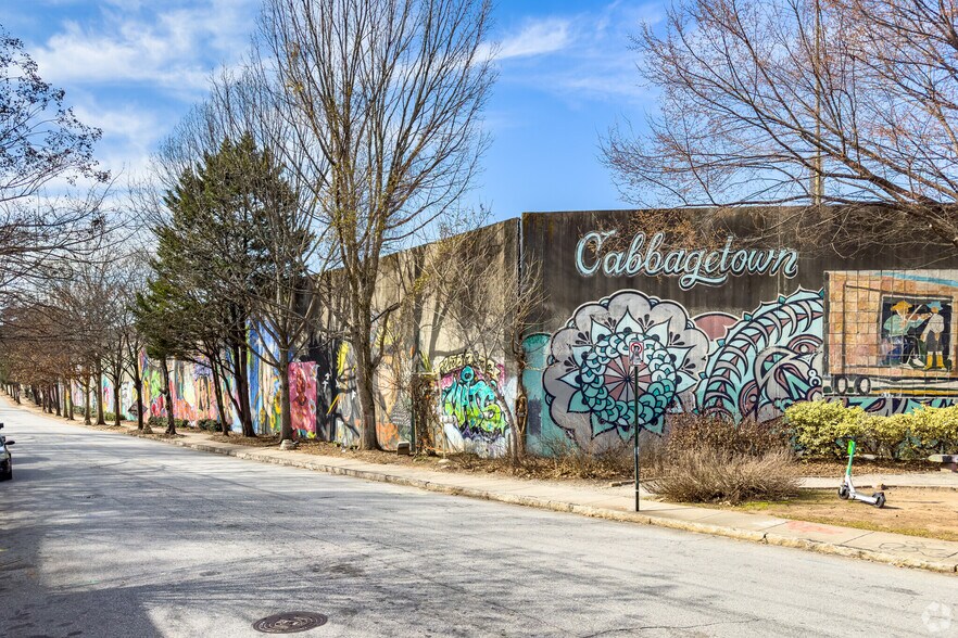 Cabbagetown...Smart, hip, & eclectic! - 607 Gaskill St SE