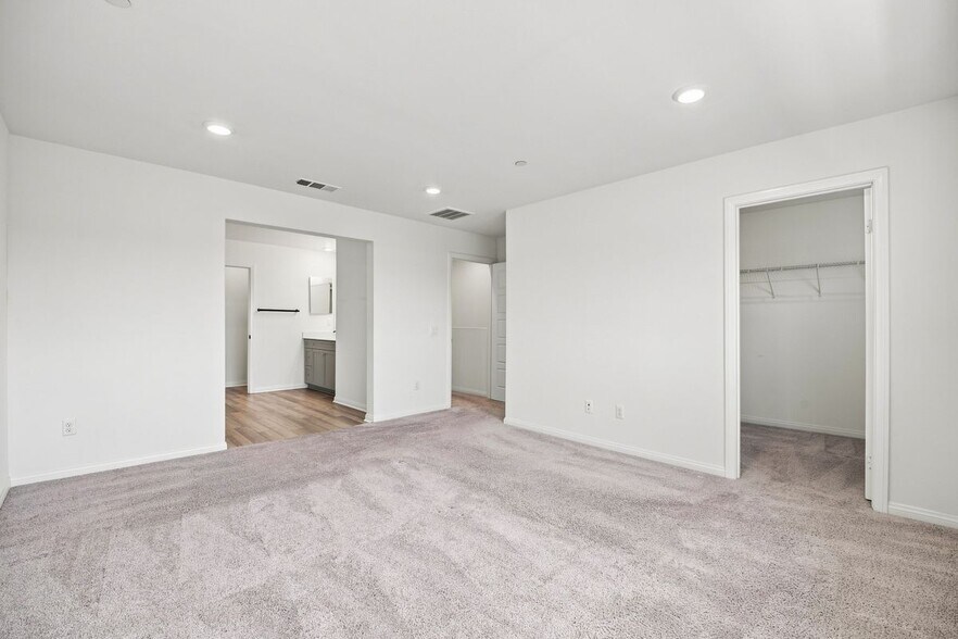 Building Photo - 14053 Spurlock Ln