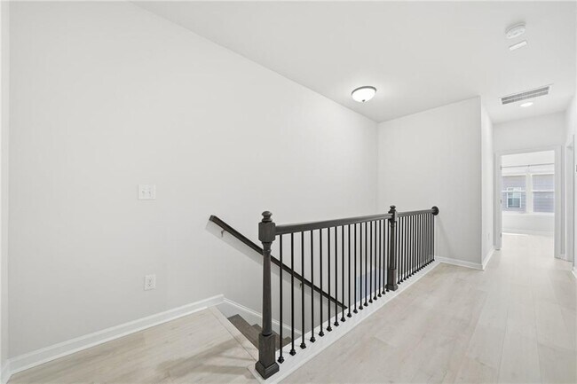 Building Photo - 7040 Ansley Pk Wy