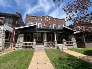 Building Photo - 5009-5011 Mardel Ave