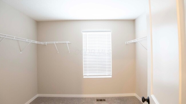 Building Photo - 1717 Longhill Dr