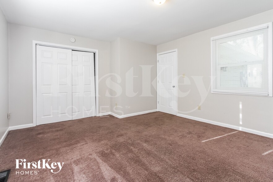 Building Photo - 10207 Catalina Dr