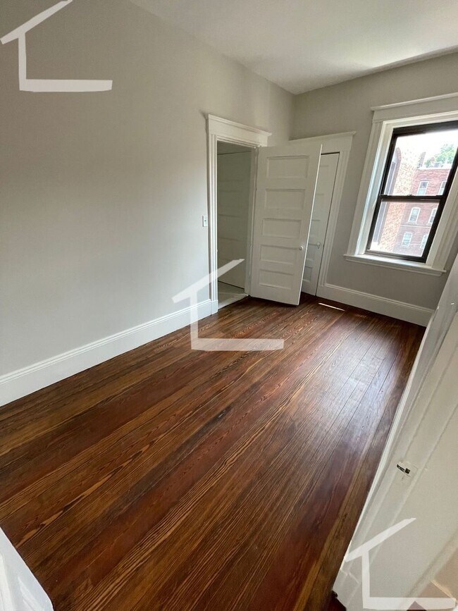 Building Photo - 1855 Beacon St