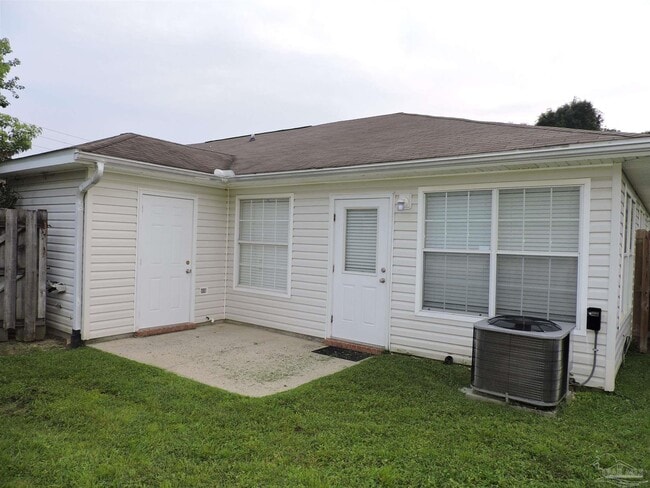 Building Photo - 8110 Heirloom Dr