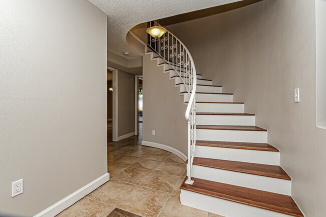 Building Photo - 13933 Oak Forest Blvd N