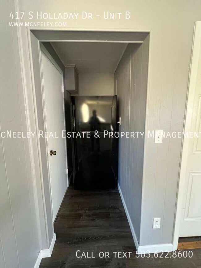 Building Photo - 417 S Holladay Dr