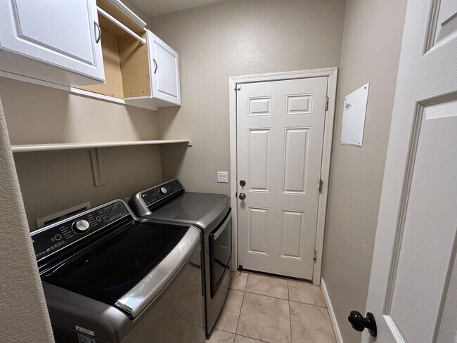 Building Photo - 14527 W Gelding Dr