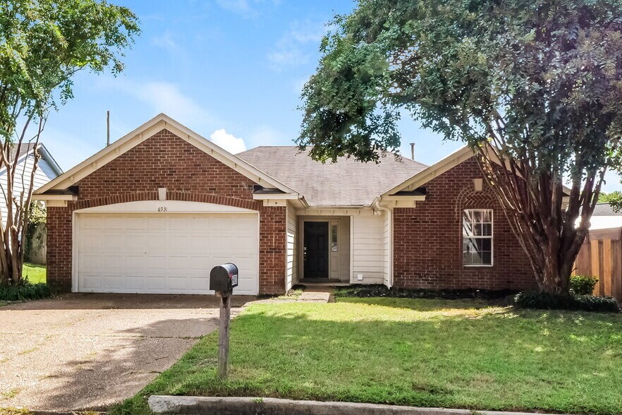 Primary Photo - 6931 Gallop Dr