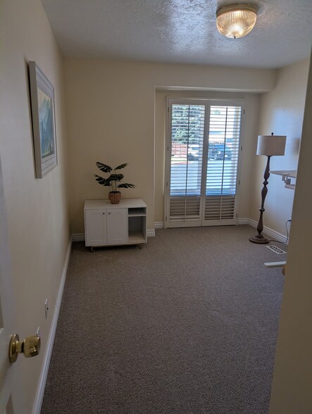 Building Photo - 318 Brookcourt