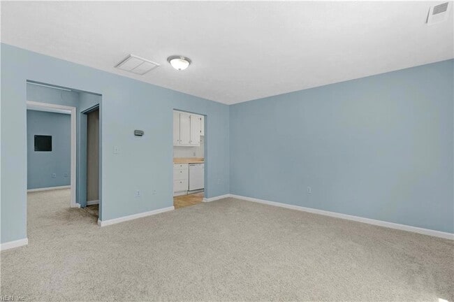 Building Photo - 6661 Cedar Lake Dr