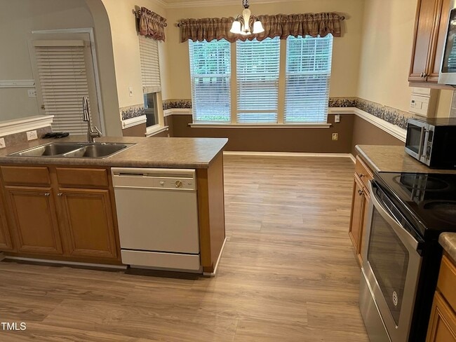 Building Photo - 501 Founders Walk Dr