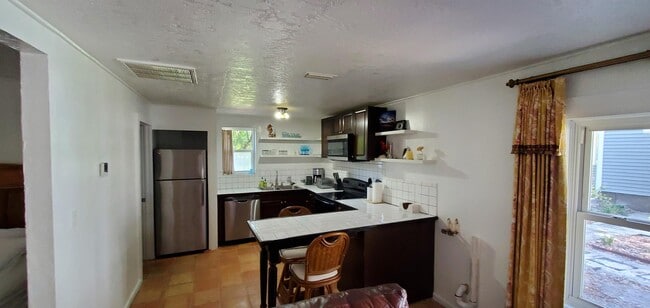 Building Photo - 1403 Indian River Ave