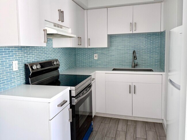 Building Photo - 4901 NE 26th Ave