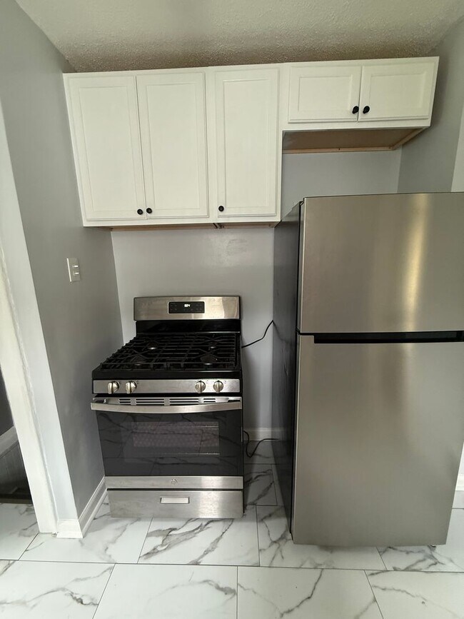 Building Photo - MAPLE HEIGHTS 4 BED SINGLE