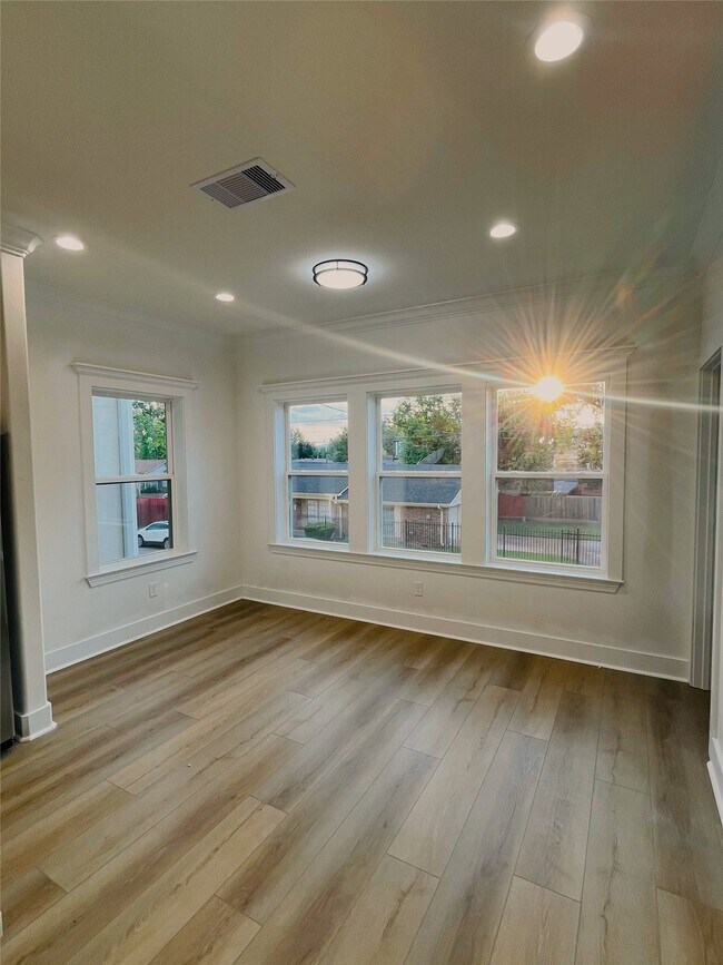 Building Photo - 3104 Arlington St