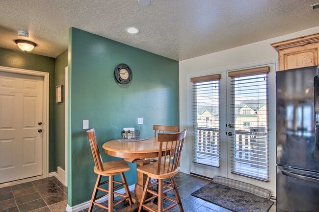 Building Photo - 3524 N Fox Run Dr