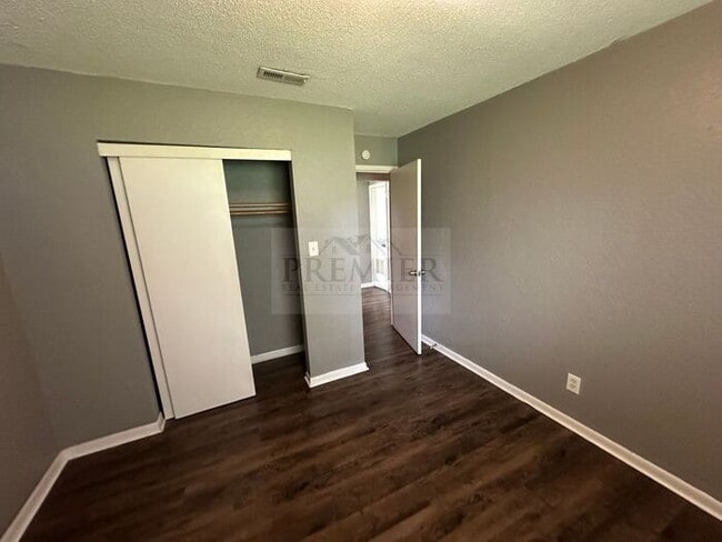 Building Photo - 6205 E 152nd Ter #A, Grandview, MO 64030 2...