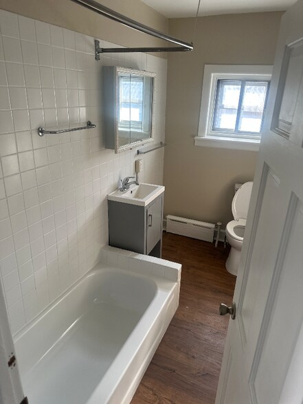 Building Photo - 5400 Euclid St