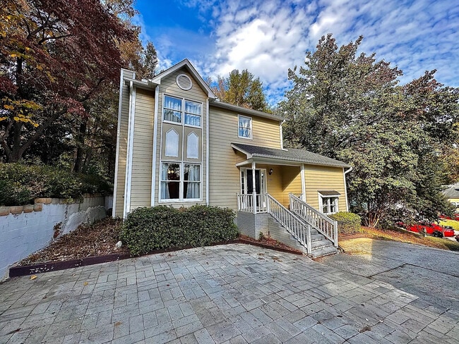 Building Photo - 3101 Cinnamon Cir